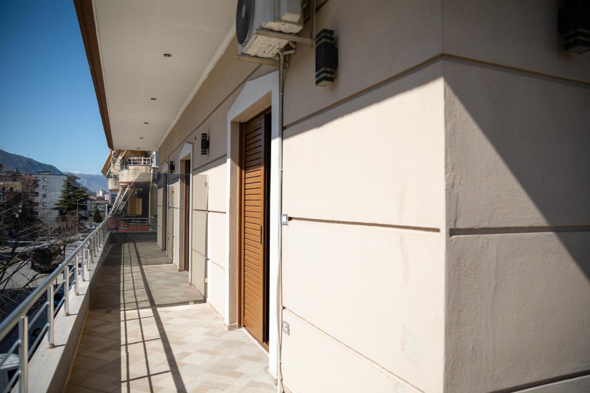 Bora Hotel Gjirokaster Ngoại thất bức ảnh