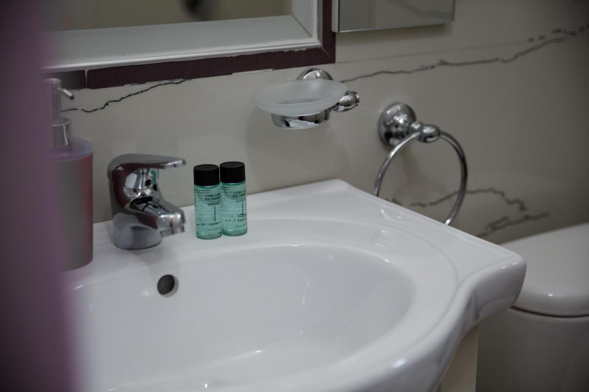 Bora Hotel Gjirokaster Ngoại thất bức ảnh