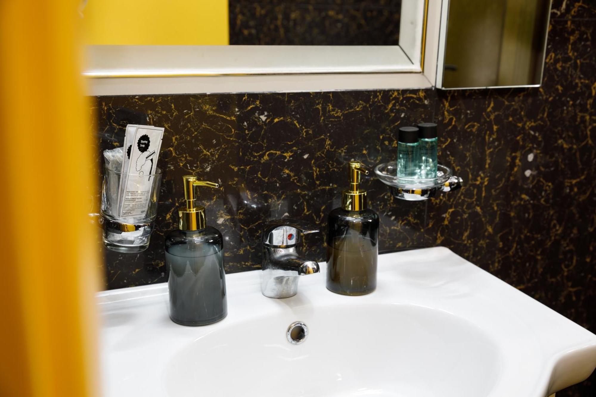 Bora Hotel Gjirokaster Ngoại thất bức ảnh